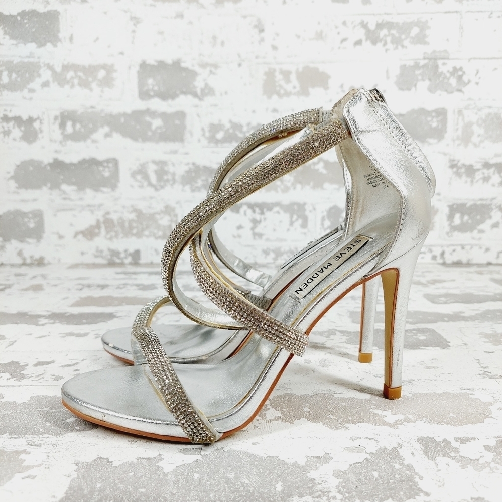 Steve Madden "Faiz" Silver Metallic Crystal Heeled Sandals I890